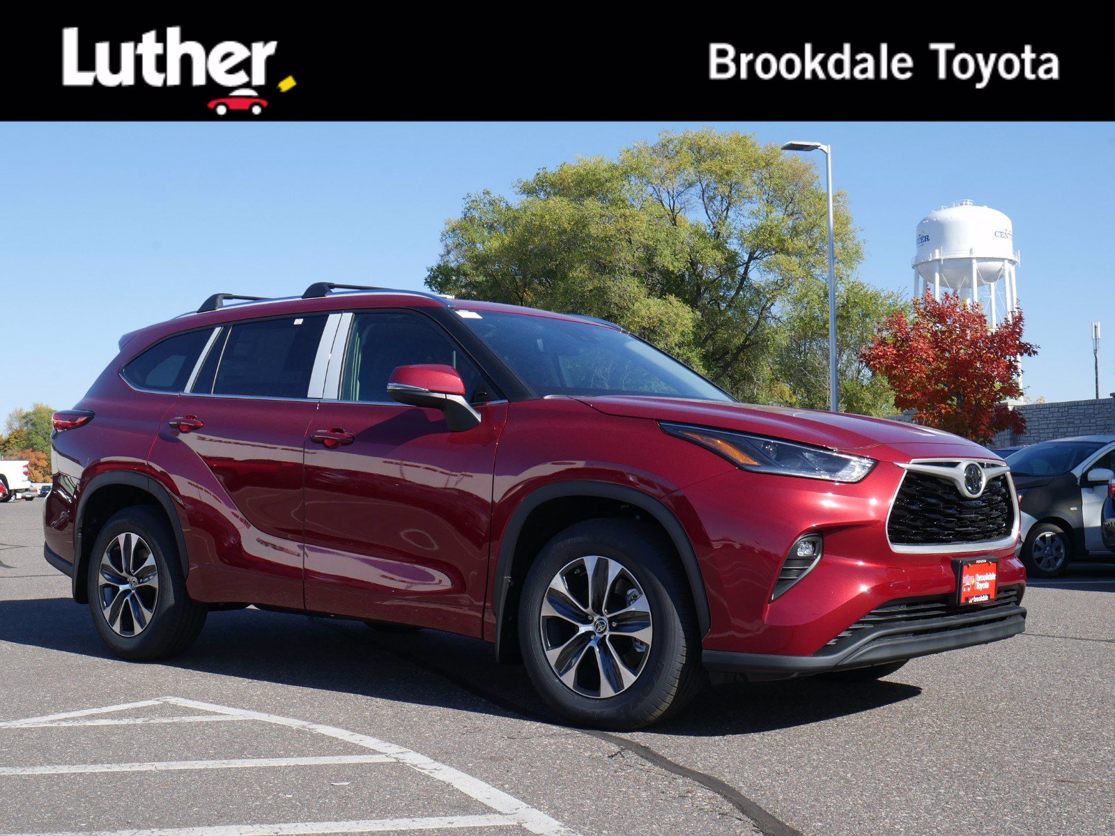 New 2021 Toyota Highlander XLE AWD Sport Utility